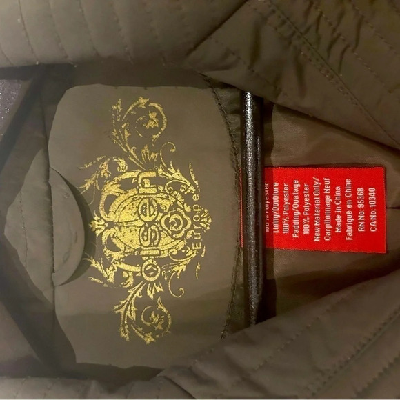 Olson puffy blazer in rich brown with zipper detailed front pockets. Size M - Picture 4 of 5